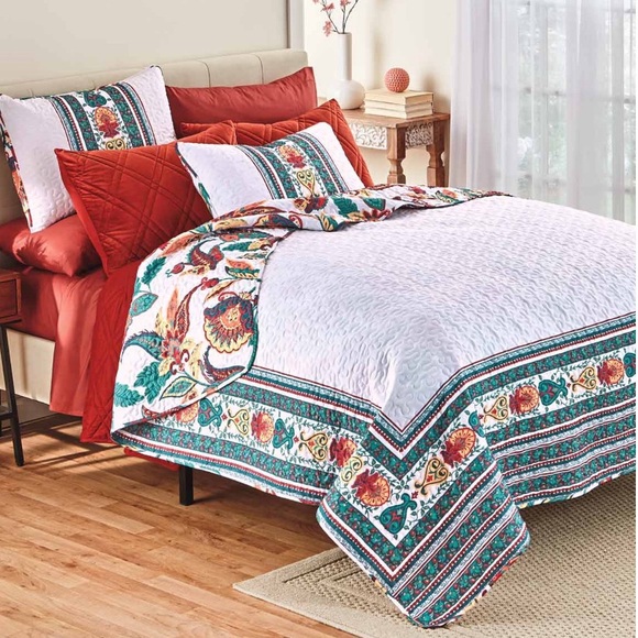 NWT Full or Queen size Camilla Reversible 3-Pc. Quilt Bedspread Set - Picture 1 of 16